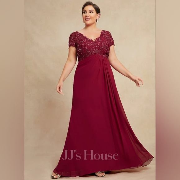 JJs House | Dresses | Jjs House Aline Vneck Floorlength Chiffon Lace ...